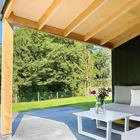 Modern Coastal Retreat With Garden בית נופש סנט מארטן
